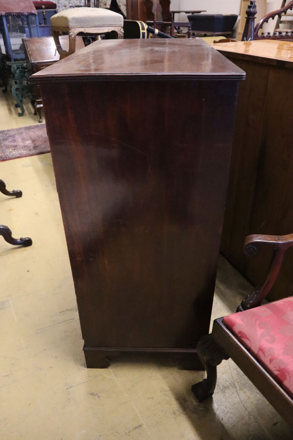 A George III mahogany chest of six drawers, width 102cm, depth 52cm, height 118cm